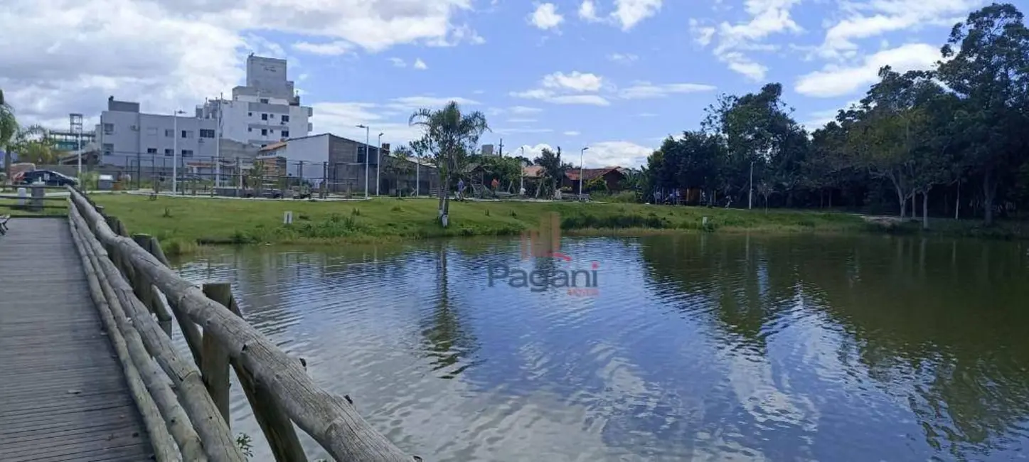 Foto 2 de Sobrado com 2 quartos à venda, 205m2 em Aririú, Palhoca - SC