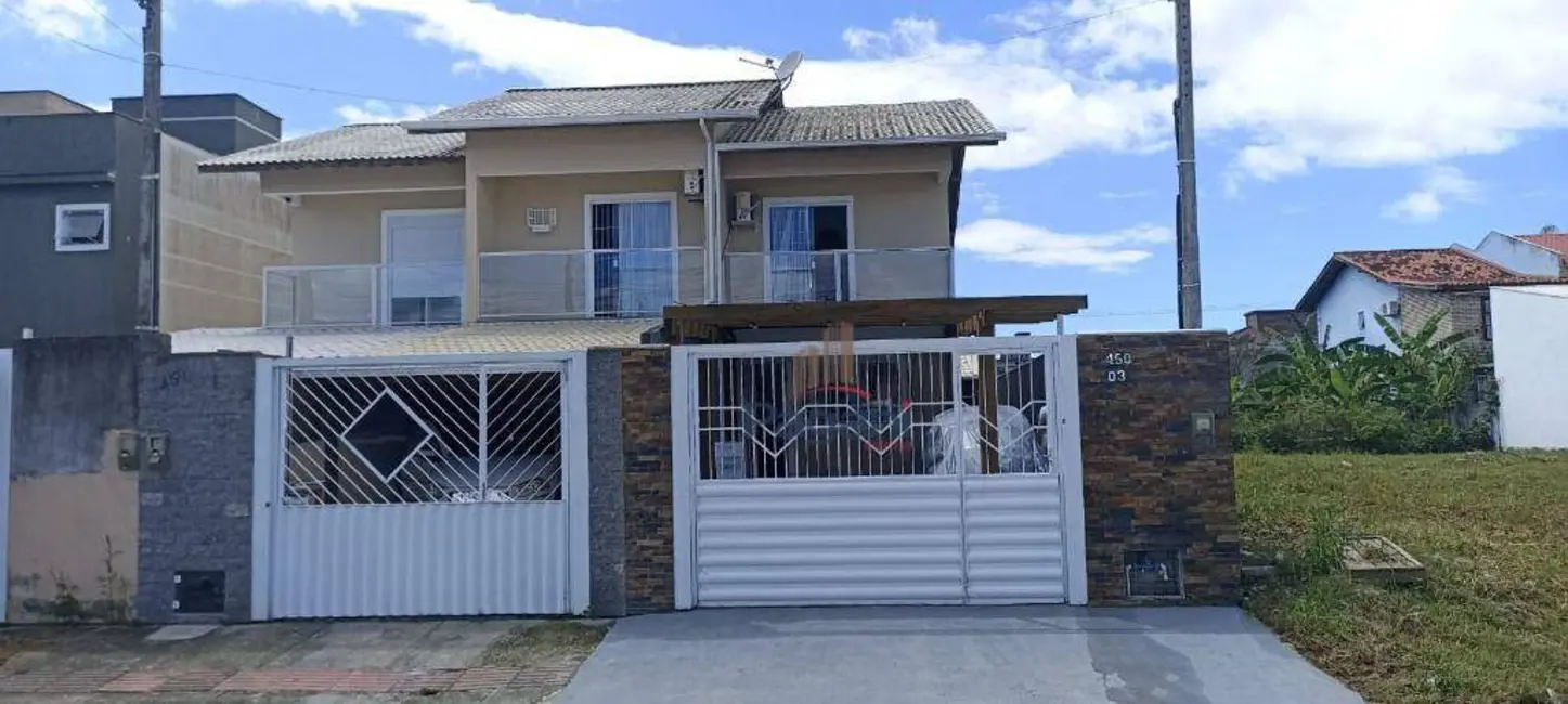 Foto 1 de Sobrado com 2 quartos à venda, 205m2 em Aririú, Palhoca - SC