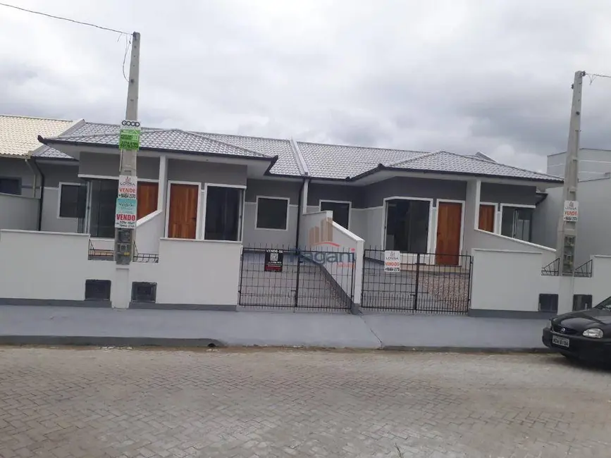 Foto 1 de Casa com 3 quartos à venda, 108m2 em Caminho Novo, Palhoca - SC