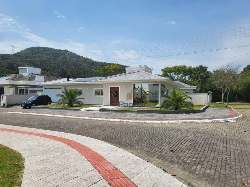 Foto 1 de Casa de Condomínio com 3 quartos à venda, 421m2 em Praia de Fora, Palhoca - SC