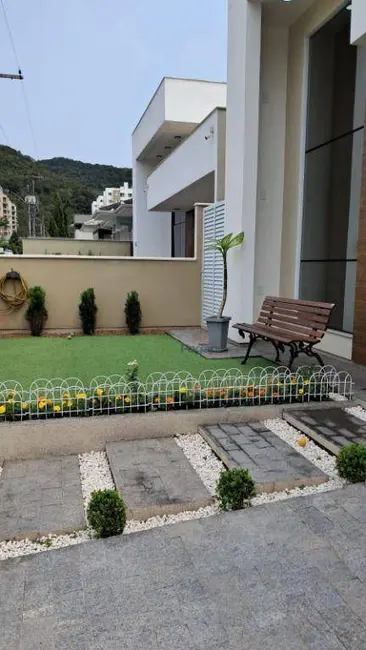 Foto 4 de Casa com 3 quartos à venda, 300m2 em Palhoca - SC