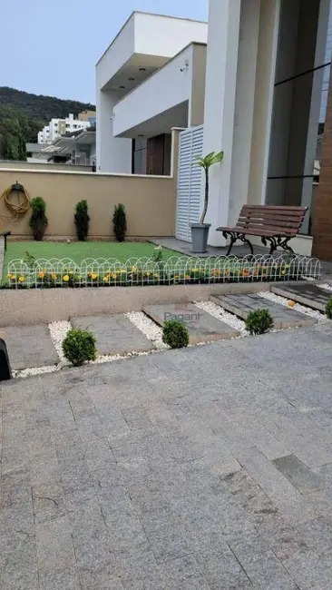 Foto 3 de Casa com 3 quartos à venda, 300m2 em Palhoca - SC