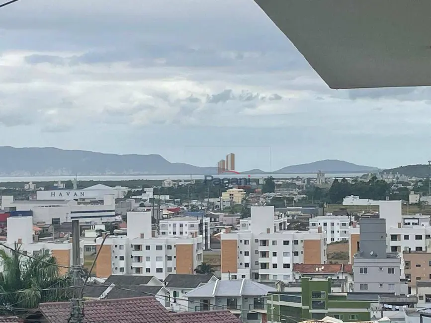 Foto 2 de Sobrado com 3 quartos à venda, 120m2 em Aririú, Palhoca - SC