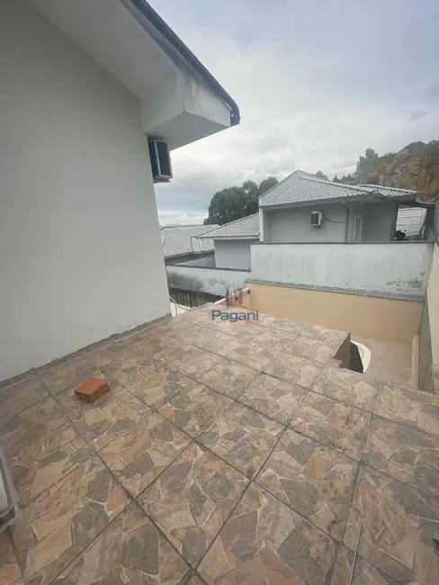 Foto 4 de Sobrado com 3 quartos à venda, 120m2 em Aririú, Palhoca - SC