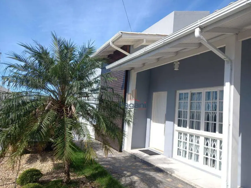 Foto 1 de Sobrado com 4 quartos à venda, 463m2 em Centro, Sao Jose - SC