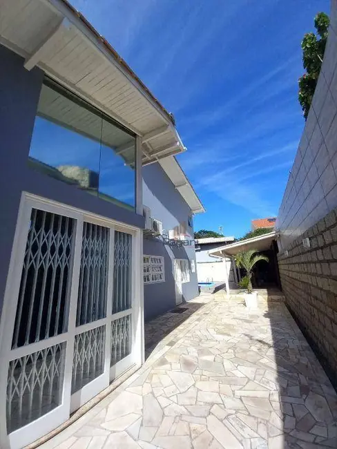 Foto 5 de Sobrado com 4 quartos à venda, 463m2 em Centro, Sao Jose - SC