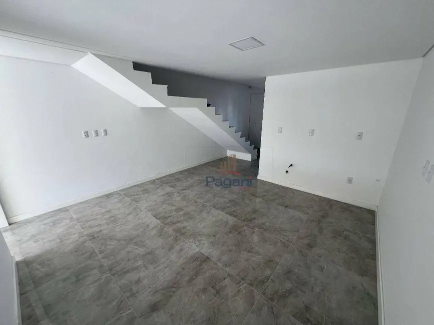 Foto 4 de Sobrado com 2 quartos à venda, 150m2 em Aririú, Palhoca - SC