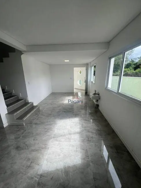 Foto 6 de Sobrado com 3 quartos à venda, 150m2 em Aririú, Palhoca - SC