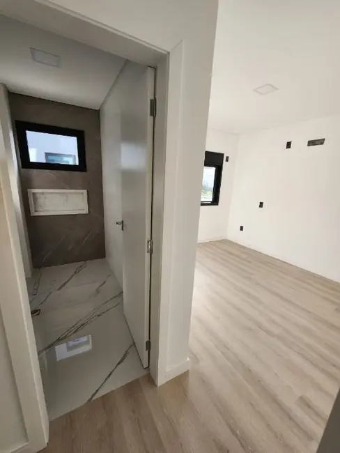 Foto 6 de Apartamento com 3 quartos à venda, 83m2 em Praia do Meio (Ens Brito), Palhoca - SC