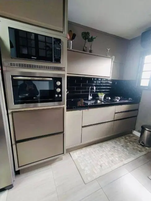 Casa com 4 quartos à venda, 360m2 em Centro, Palhoca - SC - imagem 3 Foto 3 de Casa com 4 quartos à venda, 360m2 em Centro, Palhoca - SC