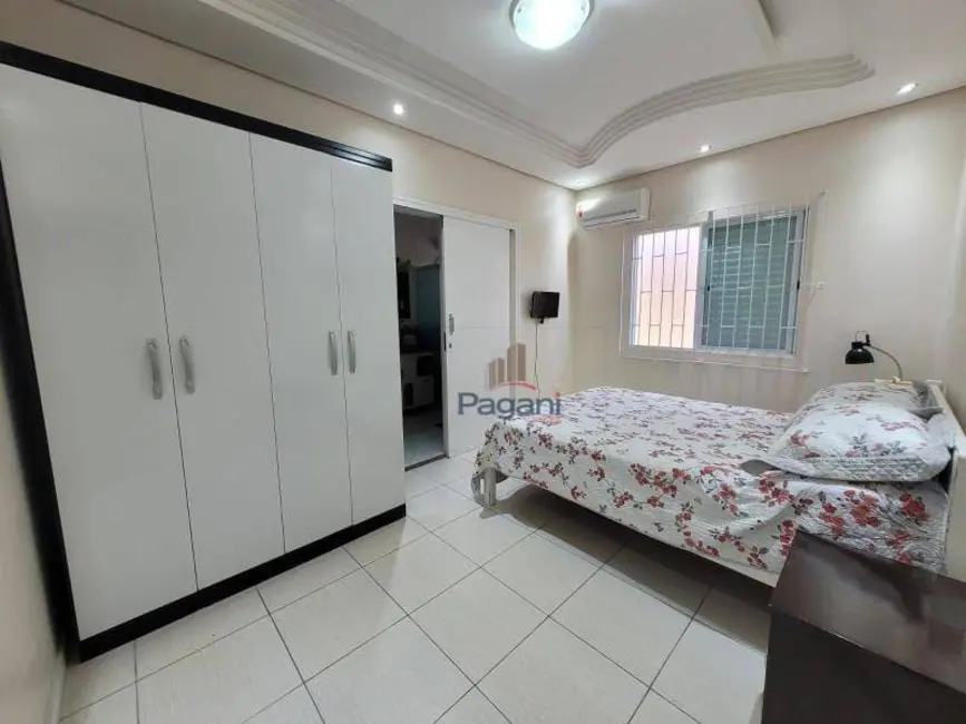 Foto 9 de Casa com 4 quartos à venda, 432m2 em Praia de Fora, Palhoca - SC