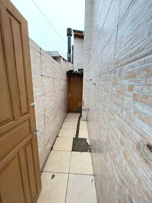 Casa com 3 quartos à venda, 250m2 em Praia do Meio (Ens Brito), Palhoca - SC - imagem 4 Foto 4 de Casa com 3 quartos à venda, 250m2 em Praia do Meio (Ens Brito), Palhoca - SC
