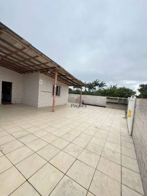 Casa com 3 quartos à venda, 250m2 em Praia do Meio (Ens Brito), Palhoca - SC - imagem 7 Foto 7 de Casa com 3 quartos à venda, 250m2 em Praia do Meio (Ens Brito), Palhoca - SC