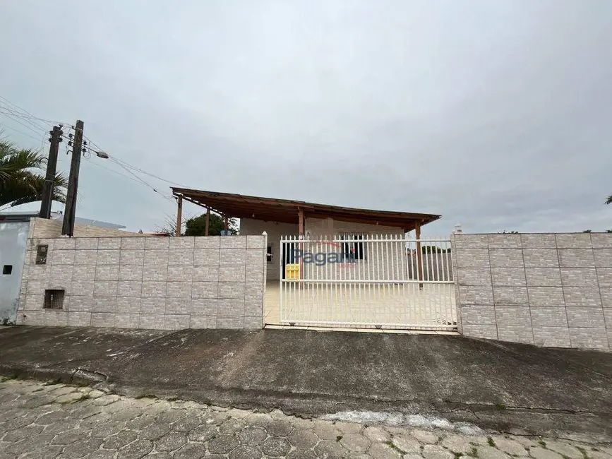 Foto 1 de Casa com 3 quartos à venda, 250m2 em Praia do Meio (Ens Brito), Palhoca - SC