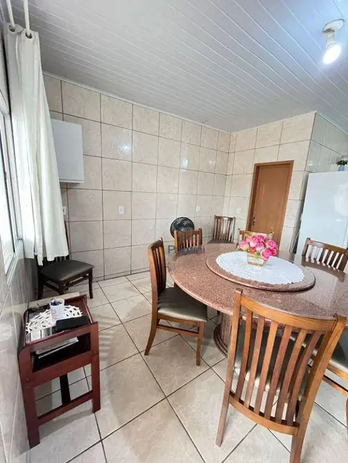 Casa com 3 quartos à venda, 250m2 em Praia do Meio (Ens Brito), Palhoca - SC - imagem 6 Foto 6 de Casa com 3 quartos à venda, 250m2 em Praia do Meio (Ens Brito), Palhoca - SC