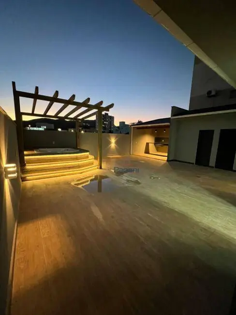 Casa com 4 quartos à venda, 300m2 em Pagani, Palhoca - SC - imagem 8 Foto 8 de Casa com 4 quartos à venda, 300m2 em Pagani, Palhoca - SC