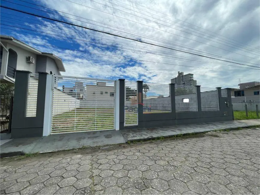 Foto 1 de Terreno / Lote à venda, 360m2 em Centro, Palhoca - SC