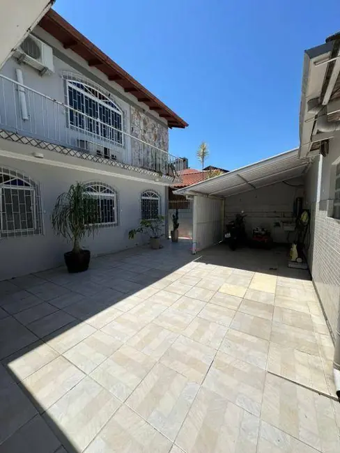Foto 2 de Casa com 4 quartos à venda, 360m2 em Ponte do Imaruim, Palhoca - SC