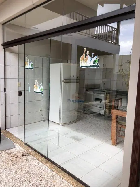 Foto 3 de Casa com 4 quartos para alugar, 450m2 em Centro, Palhoca - SC