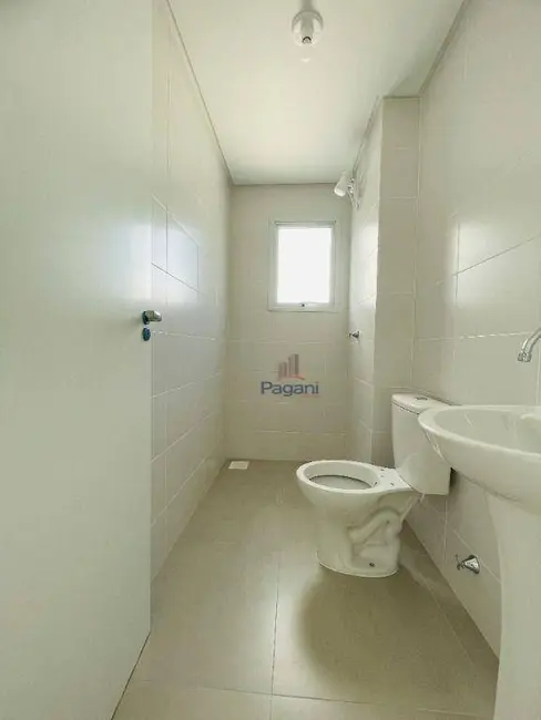 Foto 2 de Apartamento com 2 quartos para alugar, 54m2 em Palhoca - SC
