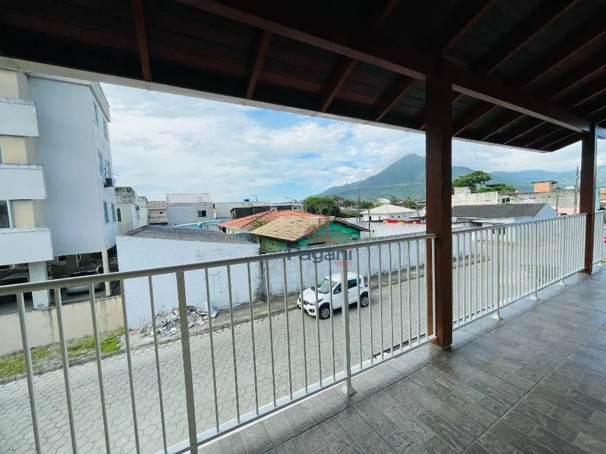 Foto 2 de Casa com 2 quartos para alugar, 100m2 em Barra do Aririú, Palhoca - SC