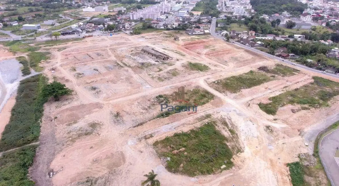 Foto 1 de Terreno / Lote à venda, 200m2 em Aririú, Palhoca - SC