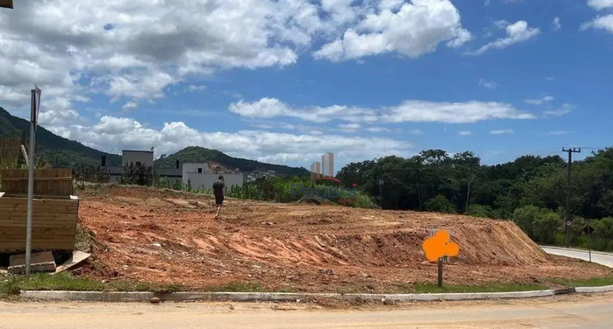 Foto 1 de Terreno / Lote à venda, 1187m2 em Caminho Novo, Palhoca - SC