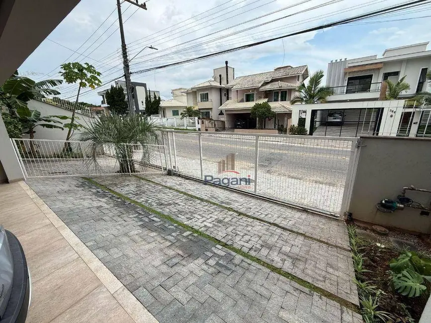 Foto 4 de Casa com 4 quartos à venda, 450m2 em Palhoca - SC