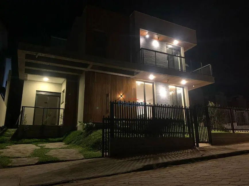 Foto 4 de Casa com 3 quartos à venda, 202m2 em Centro, Garopaba - SC