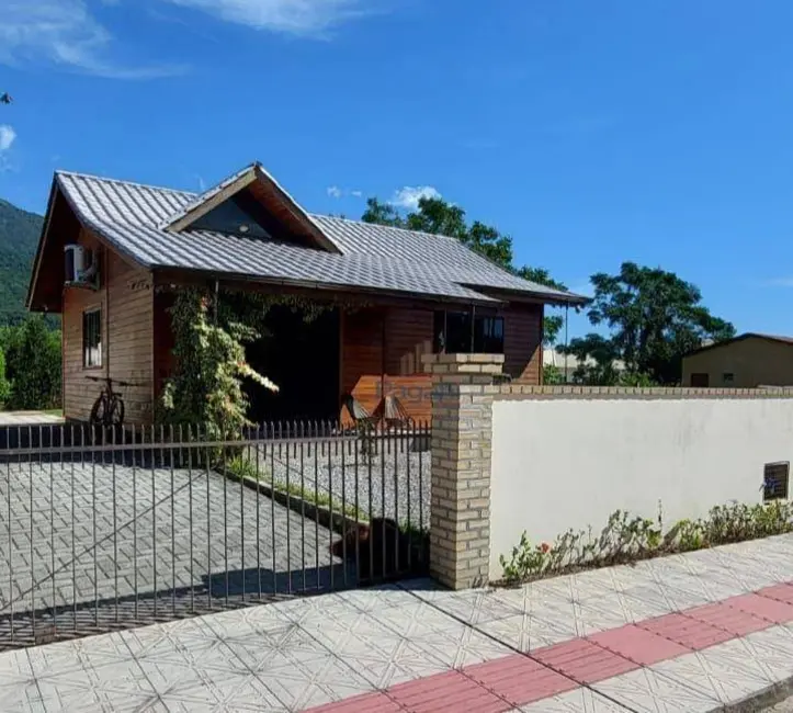 Foto 2 de Casa com 2 quartos à venda, 300m2 em Praia de Fora, Palhoca - SC