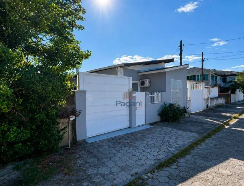 Casa com 2 quartos à venda, 147m2 em Rio Grande, Palhoca - SC - imagem 1 Foto 1 de Casa com 2 quartos à venda, 147m2 em Rio Grande, Palhoca - SC