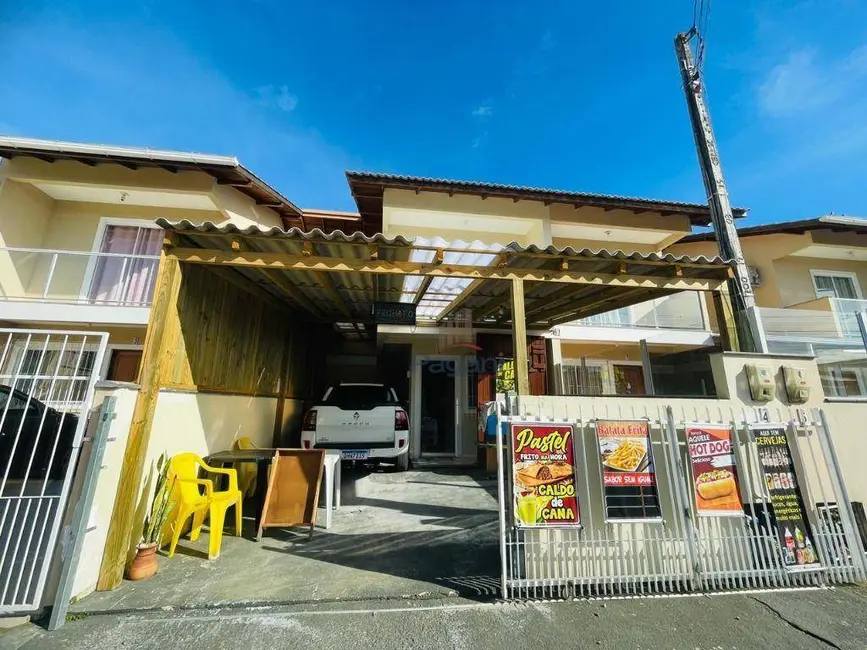 Foto 1 de Sobrado com 2 quartos à venda, 94m2 em Barra do Aririú, Palhoca - SC