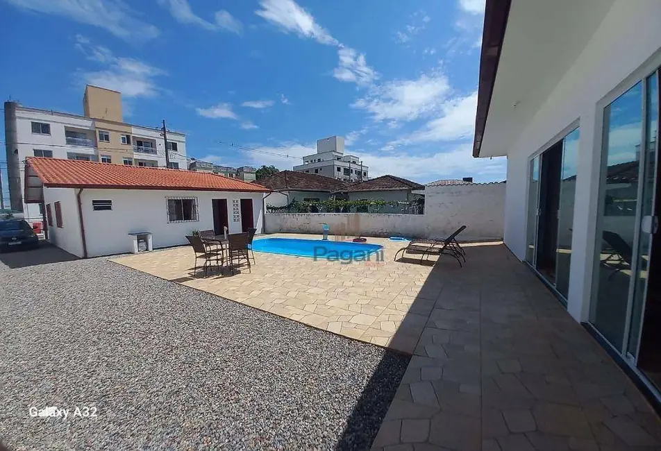 Foto 2 de Casa com 2 quartos à venda, 456m2 em Barra do Aririú, Palhoca - SC