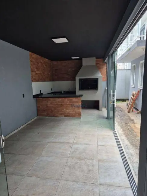 Foto 2 de Casa com 3 quartos para alugar, 300m2 em Pagani, Palhoca - SC