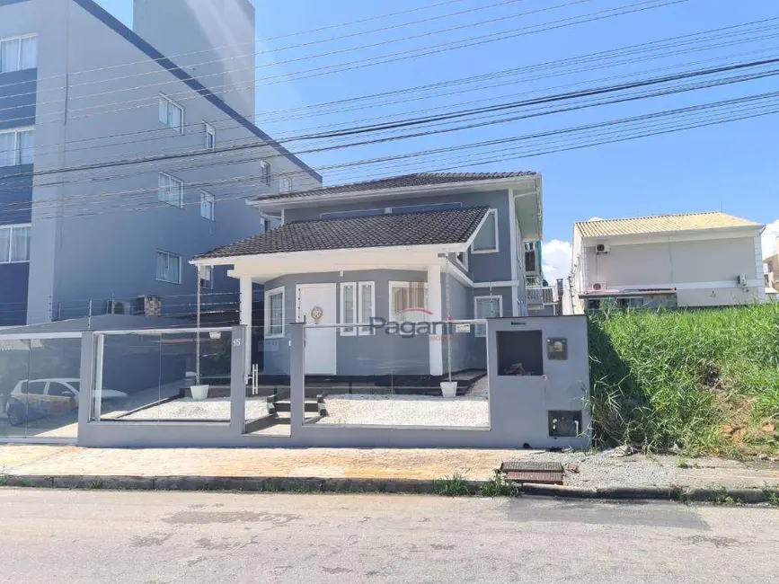 Foto 1 de Casa com 3 quartos para alugar, 300m2 em Pagani, Palhoca - SC