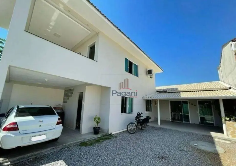 Foto 1 de Casa com 3 quartos à venda, 200m2 em São Sebastião, Palhoca - SC