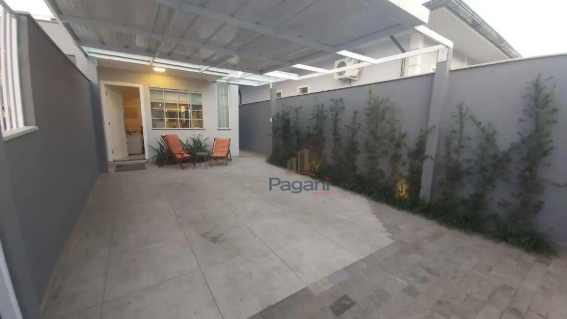 Foto 2 de Sobrado com 2 quartos à venda, 100m2 em Bela Vista, Palhoca - SC