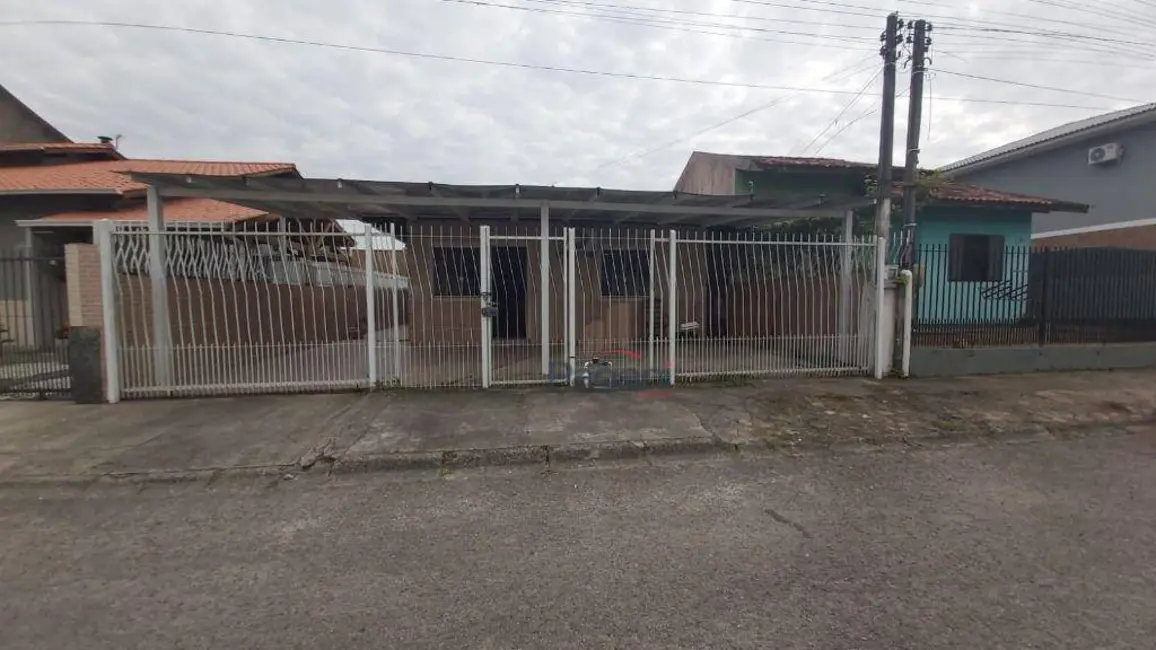 Foto 2 de Casa com 2 quartos à venda, 200m2 em São Sebastião, Palhoca - SC