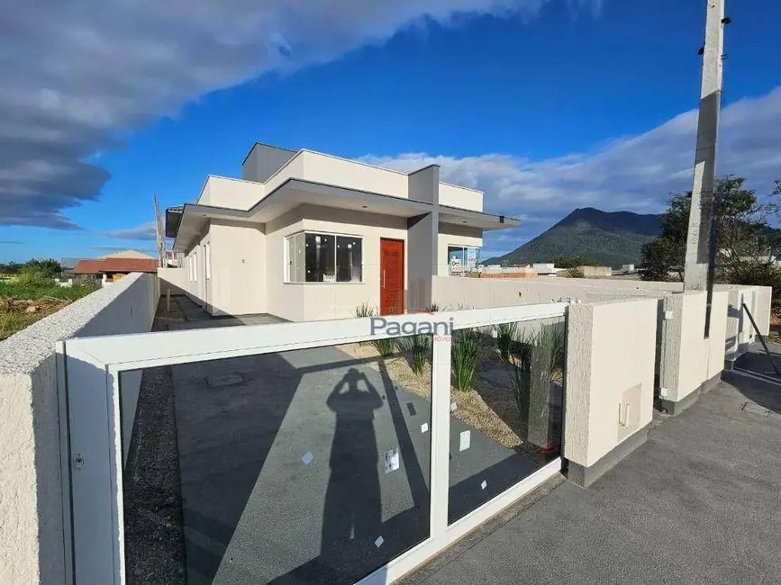 Foto 2 de Casa com 3 quartos à venda, 150m2 em Guarda do Cubatão, Palhoca - SC