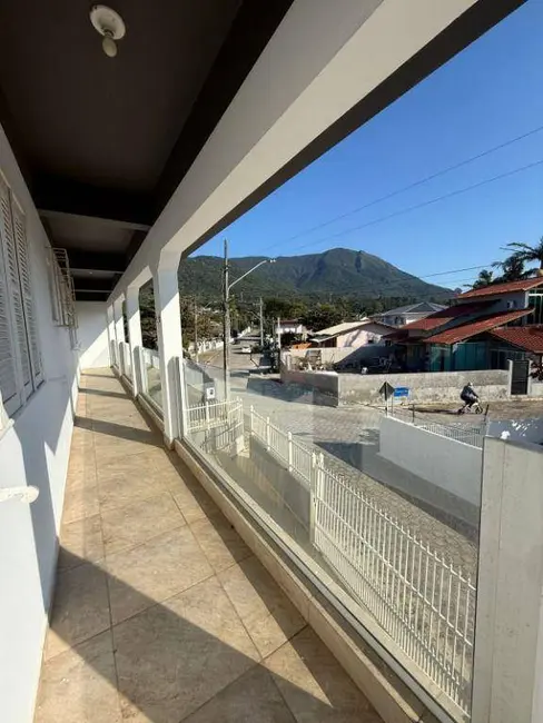 Casa com 4 quartos à venda, 297m2 em Praia de Fora, Palhoca - SC - imagem 7 Foto 7 de Casa com 4 quartos à venda, 297m2 em Praia de Fora, Palhoca - SC