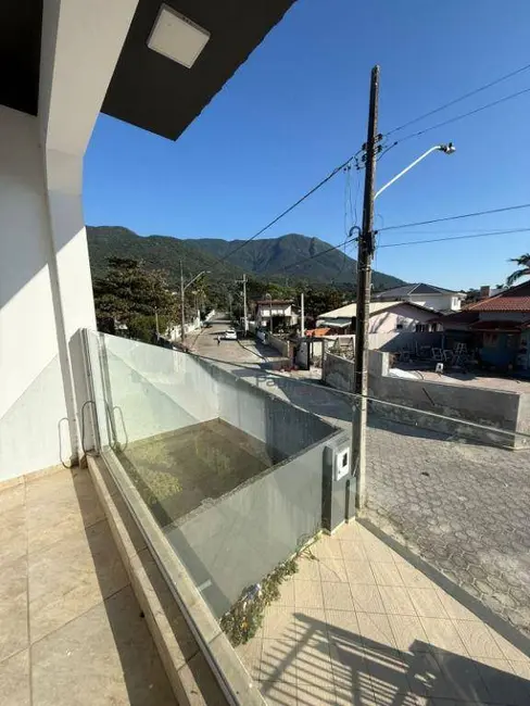 Casa com 4 quartos à venda, 297m2 em Praia de Fora, Palhoca - SC - imagem 1 Foto 1 de Casa com 4 quartos à venda, 297m2 em Praia de Fora, Palhoca - SC