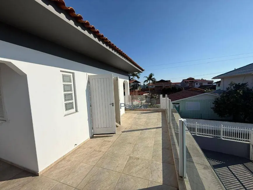 Casa com 4 quartos à venda, 297m2 em Praia de Fora, Palhoca - SC - imagem 9 Foto 9 de Casa com 4 quartos à venda, 297m2 em Praia de Fora, Palhoca - SC