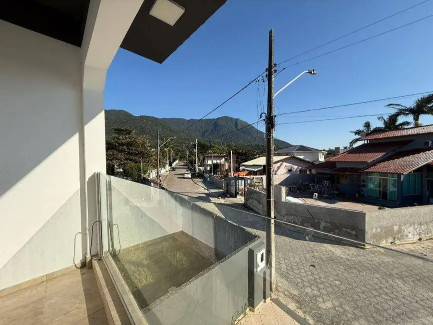 Casa com 4 quartos à venda, 297m2 em Praia de Fora, Palhoca - SC - imagem 6 Foto 6 de Casa com 4 quartos à venda, 297m2 em Praia de Fora, Palhoca - SC