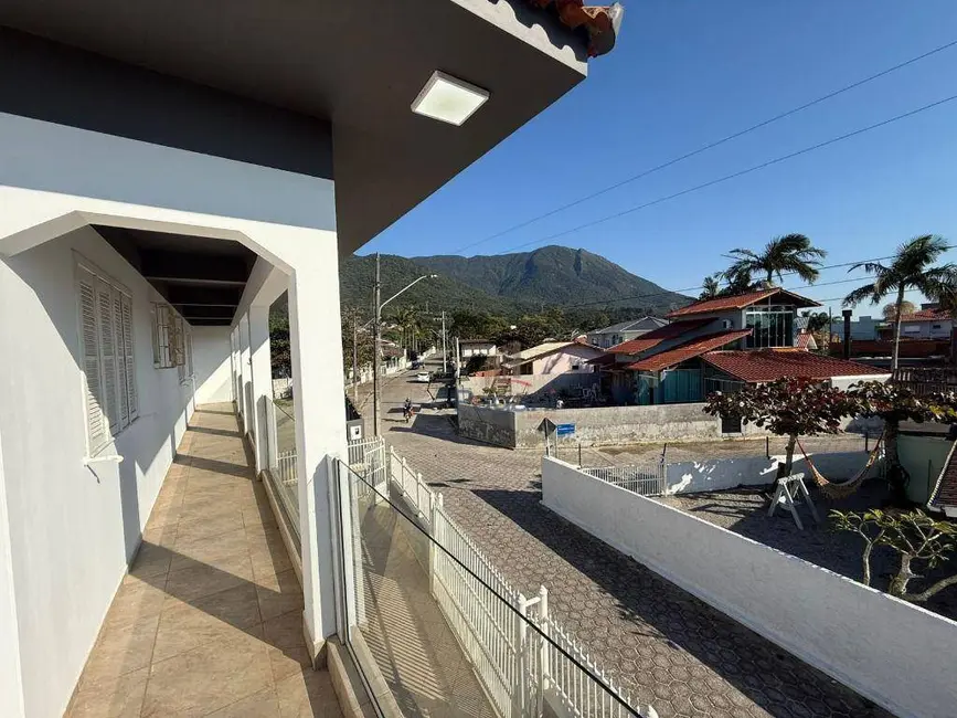 Casa com 4 quartos à venda, 297m2 em Praia de Fora, Palhoca - SC - imagem 8 Foto 8 de Casa com 4 quartos à venda, 297m2 em Praia de Fora, Palhoca - SC