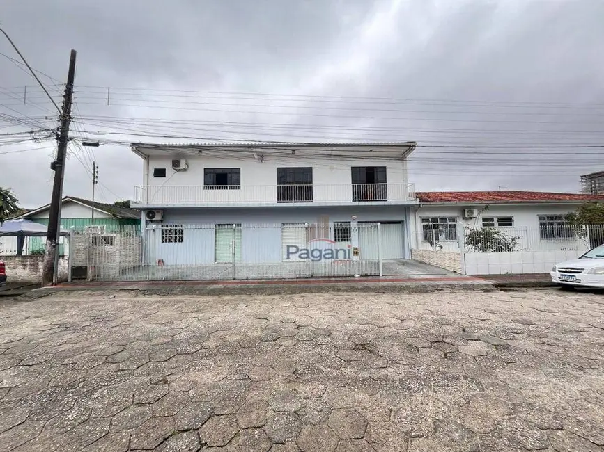 Foto 2 de Casa com 3 quartos à venda, 330m2 em Nossa Senhora do Rosário, Sao Jose - SC