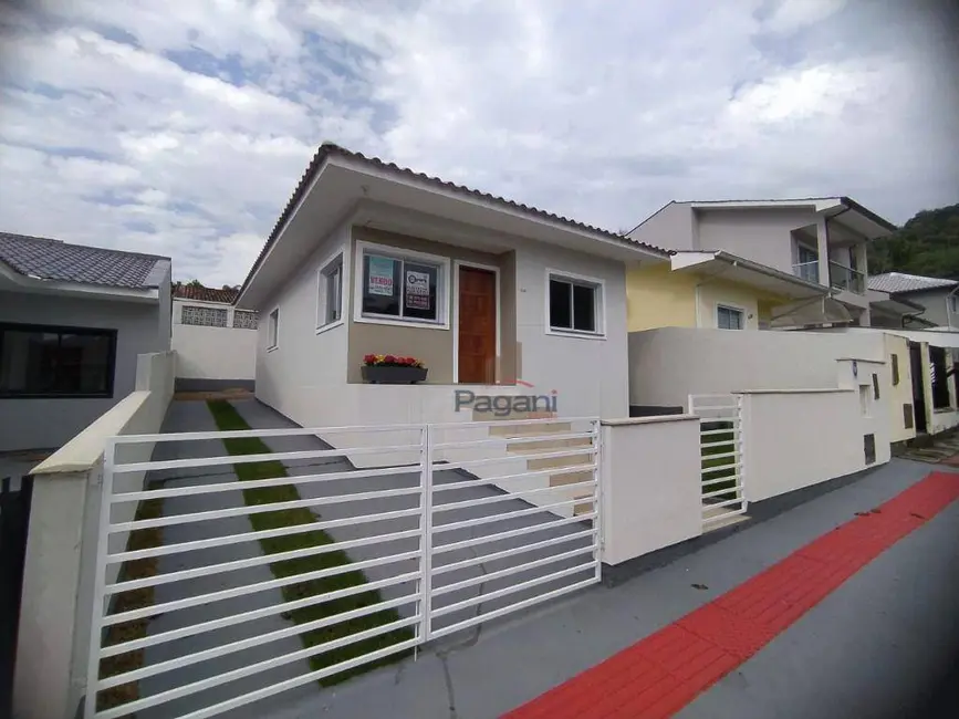 Foto 1 de Casa com 2 quartos à venda, 200m2 em Caminho Novo, Palhoca - SC