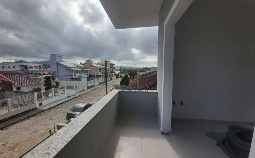 Foto 2 de Sobrado com 2 quartos à venda, 100m2 em Ponte do Imaruim, Palhoca - SC