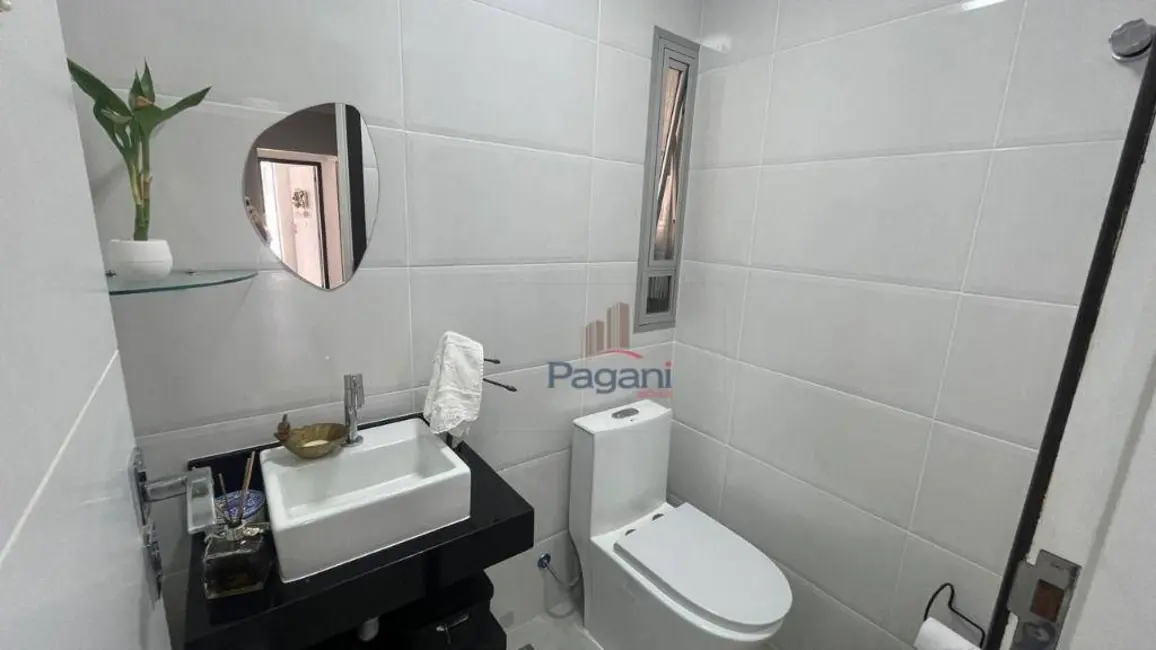 Apartamento com 3 quartos à venda, 136m2 em Centro, Florianopolis - SC - imagem 8 Foto 8 de Apartamento com 3 quartos à venda, 136m2 em Centro, Florianopolis - SC