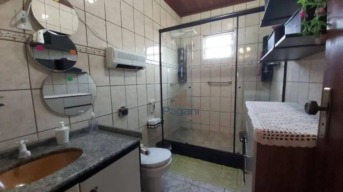 Foto 3 de Sobrado com 3 quartos à venda, 300m2 em Praia de Fora, Palhoca - SC