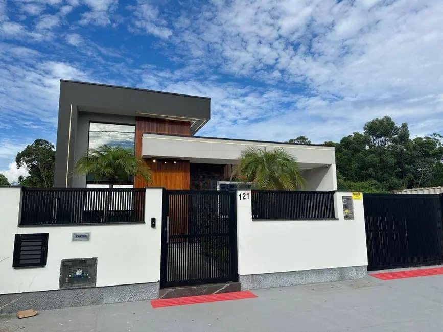 Foto 1 de Casa com 3 quartos à venda, 250m2 em Potecas, Sao Jose - SC